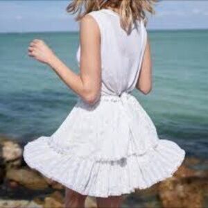 Vineyard Vines White and Gold Lurex Dobby Flounce Skirt Size Medium New with Tag